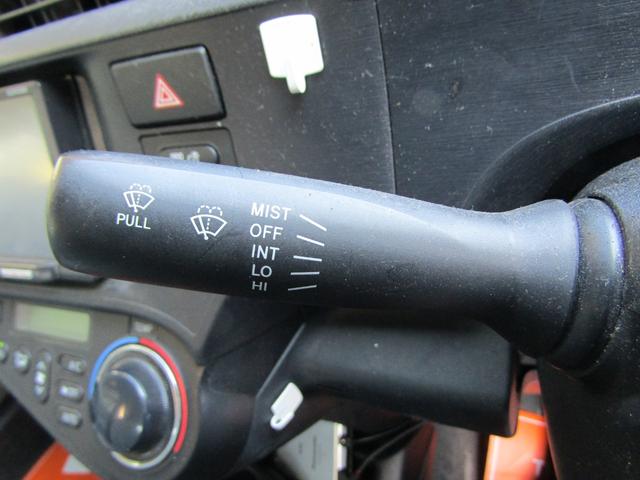 アクア Ｌ　ユーザー買取車　社外アルミ　ＥＴＣ　オートエアコン　キーレスキー　前席パワーウインドウ　後席ＩＳＯＦＩＸシート　電動格納ミラー　５人乗り（28枚目）