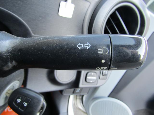 アクア Ｌ　ユーザー買取車　社外アルミ　ＥＴＣ　オートエアコン　キーレスキー　前席パワーウインドウ　後席ＩＳＯＦＩＸシート　電動格納ミラー　５人乗り（29枚目）