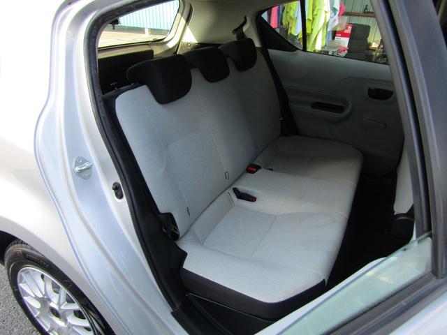 アクア Ｌ　ユーザー買取車　社外アルミ　ＥＴＣ　オートエアコン　キーレスキー　前席パワーウインドウ　後席ＩＳＯＦＩＸシート　電動格納ミラー　５人乗り（30枚目）