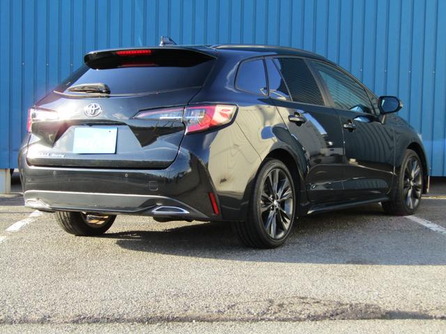 カローラツーリング ダブルバイビー　６速　ターボ　マニュアル車　ディスプレイオーディオ　バックカメラ　レーダークルーズ　トヨタセーフティセンス　衝突軽減システム　電子パーキング　スマートキー　　ハーフレザーシート　ＬＥＤヘッドライト（2枚目）