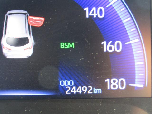 カローラツーリング ダブルバイビー　６速　ターボ　マニュアル車　ディスプレイオーディオ　バックカメラ　レーダークルーズ　トヨタセーフティセンス　衝突軽減システム　電子パーキング　スマートキー　　ハーフレザーシート　ＬＥＤヘッドライト（21枚目）