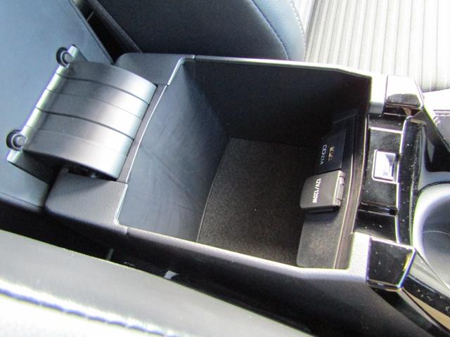 カローラツーリング ダブルバイビー　６速　ターボ　マニュアル車　ディスプレイオーディオ　バックカメラ　レーダークルーズ　トヨタセーフティセンス　衝突軽減システム　電子パーキング　スマートキー　　ハーフレザーシート　ＬＥＤヘッドライト（37枚目）