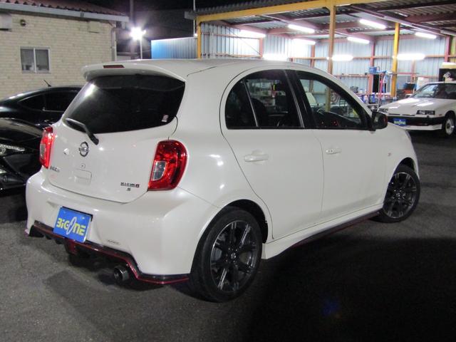 お買い得な中古車を多数展示しております！展示場を歩いているだけで楽しいラインナップで沢山のご来店をお待ち致しております！当社の在庫一覧も是非ご覧ください。