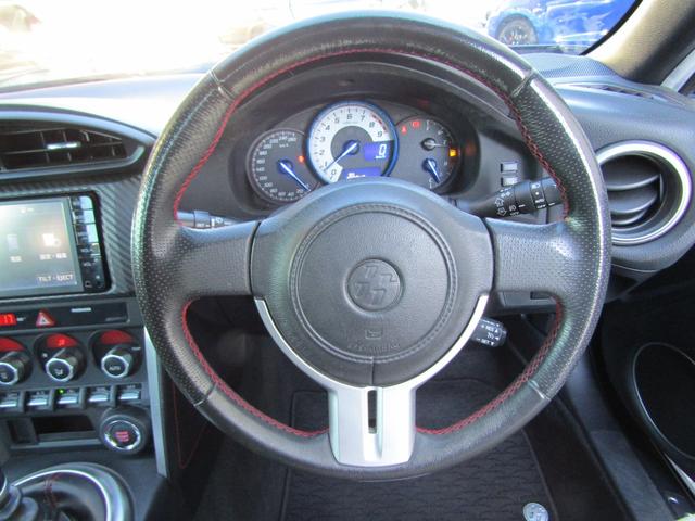 86 GT 6速 マニュアル フルエアロ フジツボマフラー 大型ウイング バックカメラ Bluetooth対応 純正ナビ 地デジ視聴 CD再生 ETC スマキー プッシュスタート ドラレコ HIDヘッドライト(43枚目)