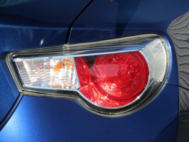 86 GT 6速 マニュアル フルエアロ フジツボマフラー 大型ウイング バックカメラ Bluetooth対応 純正ナビ 地デジ視聴 CD再生 ETC スマキー プッシュスタート ドラレコ HIDヘッドライト(58枚目)