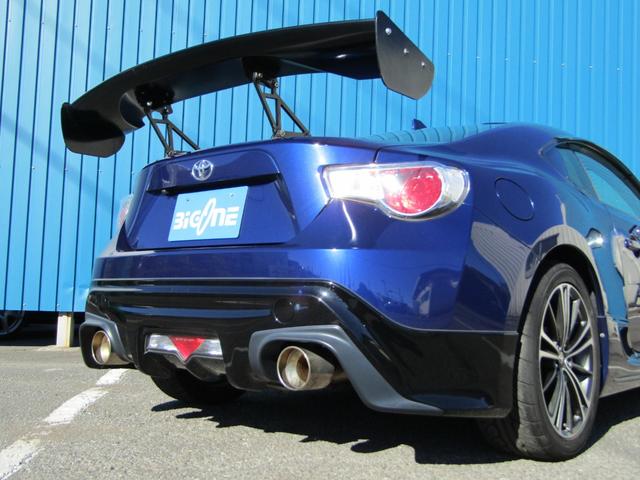 86 GT 6速 マニュアル フルエアロ フジツボマフラー 大型ウイング バックカメラ Bluetooth対応 純正ナビ 地デジ視聴 CD再生 ETC スマキー プッシュスタート ドラレコ HIDヘッドライト(59枚目)