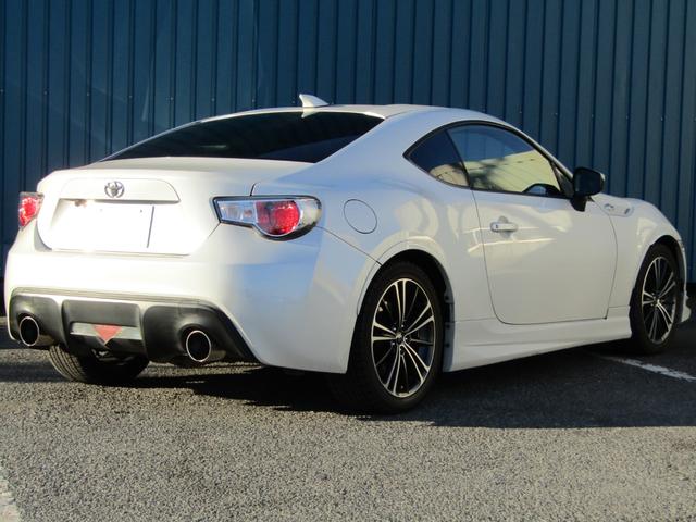 86 GT 6速 マニュアル フジツボマフラー HKSエアクリ バックカメラ Bluetooth対応 カロッツェリアナビ ETC フルセグ視聴 CD/DVD再生(2枚目)