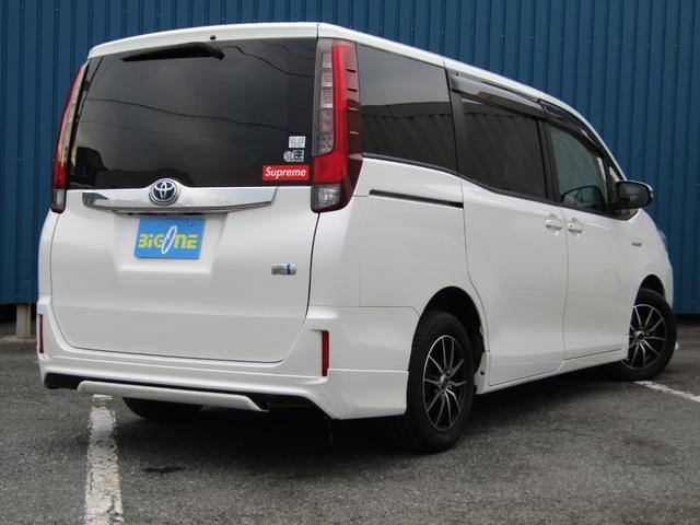 ノア ハイブリッドＧ　ユーザー買取車　パワスラ　フリップダウンモニター　Ｂｌｕｅｔｏｏｔｈ対応　純正ナビ　ＣＤ・ＤＶＤ　フルセグ視聴　モデリスタエアロ　シートヒーター　ビルトインＥＴＣ　社外ＡＷ　プッシュスタート　スマキー（2枚目）