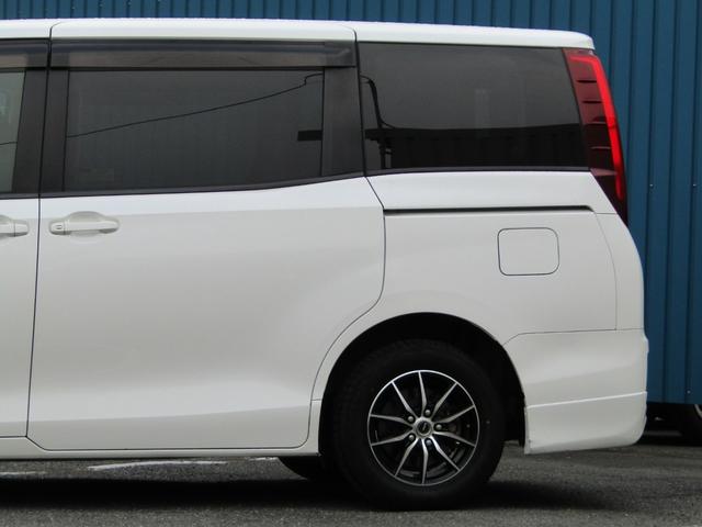 ノア ハイブリッドＧ　ユーザー買取車　パワスラ　フリップダウンモニター　Ｂｌｕｅｔｏｏｔｈ対応　純正ナビ　ＣＤ・ＤＶＤ　フルセグ視聴　モデリスタエアロ　シートヒーター　ビルトインＥＴＣ　社外ＡＷ　プッシュスタート　スマキー（16枚目）