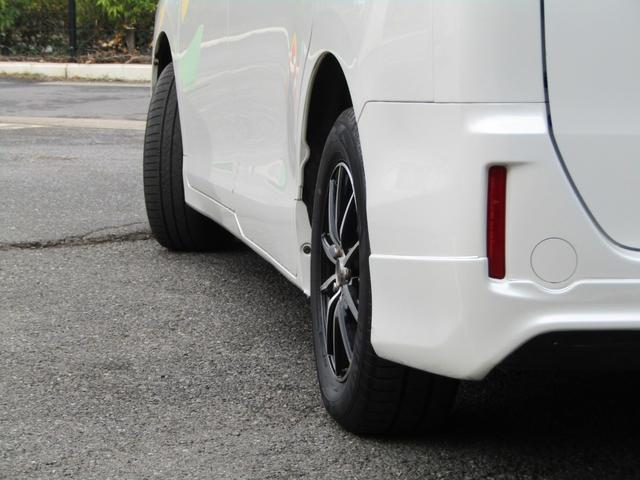 ノア ハイブリッドＧ　ユーザー買取車　パワスラ　フリップダウンモニター　Ｂｌｕｅｔｏｏｔｈ対応　純正ナビ　ＣＤ・ＤＶＤ　フルセグ視聴　モデリスタエアロ　シートヒーター　ビルトインＥＴＣ　社外ＡＷ　プッシュスタート　スマキー（17枚目）