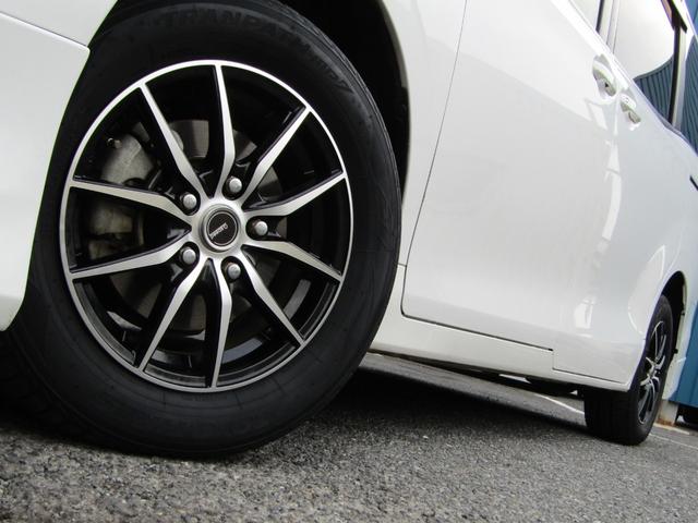 ノア ハイブリッドＧ　ユーザー買取車　パワスラ　フリップダウンモニター　Ｂｌｕｅｔｏｏｔｈ対応　純正ナビ　ＣＤ・ＤＶＤ　フルセグ視聴　モデリスタエアロ　シートヒーター　ビルトインＥＴＣ　社外ＡＷ　プッシュスタート　スマキー（18枚目）