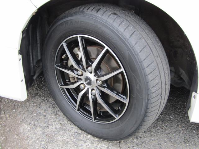 ノア ハイブリッドＧ　ユーザー買取車　パワスラ　フリップダウンモニター　Ｂｌｕｅｔｏｏｔｈ対応　純正ナビ　ＣＤ・ＤＶＤ　フルセグ視聴　モデリスタエアロ　シートヒーター　ビルトインＥＴＣ　社外ＡＷ　プッシュスタート　スマキー（19枚目）