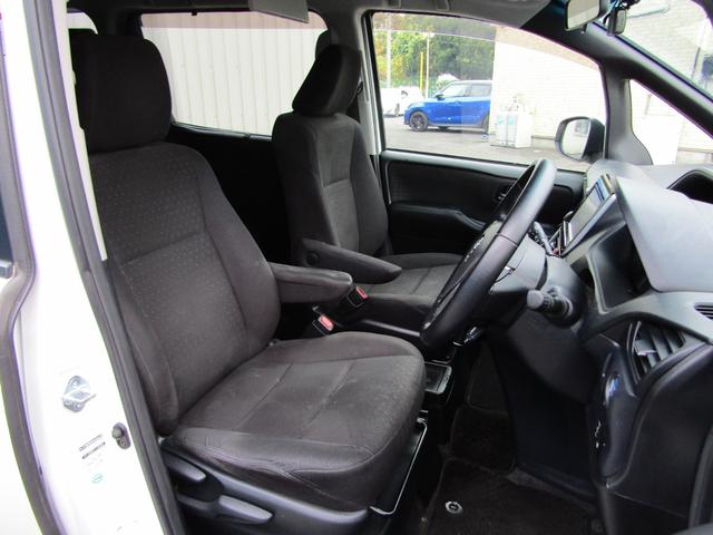 ノア ハイブリッドＧ　ユーザー買取車　パワスラ　フリップダウンモニター　Ｂｌｕｅｔｏｏｔｈ対応　純正ナビ　ＣＤ・ＤＶＤ　フルセグ視聴　モデリスタエアロ　シートヒーター　ビルトインＥＴＣ　社外ＡＷ　プッシュスタート　スマキー（23枚目）