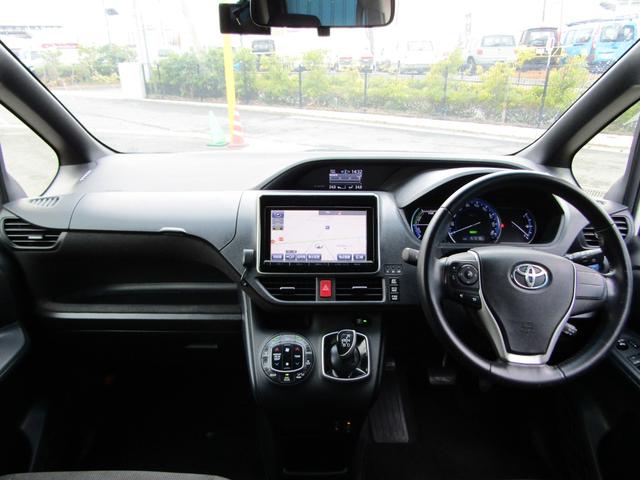 ノア ハイブリッドＧ　ユーザー買取車　パワスラ　フリップダウンモニター　Ｂｌｕｅｔｏｏｔｈ対応　純正ナビ　ＣＤ・ＤＶＤ　フルセグ視聴　モデリスタエアロ　シートヒーター　ビルトインＥＴＣ　社外ＡＷ　プッシュスタート　スマキー（27枚目）