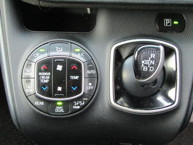 ノア ハイブリッドＧ　ユーザー買取車　パワスラ　フリップダウンモニター　Ｂｌｕｅｔｏｏｔｈ対応　純正ナビ　ＣＤ・ＤＶＤ　フルセグ視聴　モデリスタエアロ　シートヒーター　ビルトインＥＴＣ　社外ＡＷ　プッシュスタート　スマキー（30枚目）