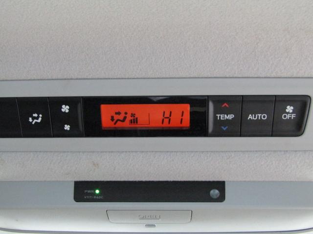 ノア ハイブリッドＧ　ユーザー買取車　パワスラ　フリップダウンモニター　Ｂｌｕｅｔｏｏｔｈ対応　純正ナビ　ＣＤ・ＤＶＤ　フルセグ視聴　モデリスタエアロ　シートヒーター　ビルトインＥＴＣ　社外ＡＷ　プッシュスタート　スマキー（46枚目）