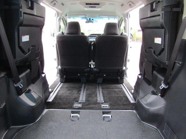 ノア ハイブリッドＧ　ユーザー買取車　パワスラ　フリップダウンモニター　Ｂｌｕｅｔｏｏｔｈ対応　純正ナビ　ＣＤ・ＤＶＤ　フルセグ視聴　モデリスタエアロ　シートヒーター　ビルトインＥＴＣ　社外ＡＷ　プッシュスタート　スマキー（50枚目）