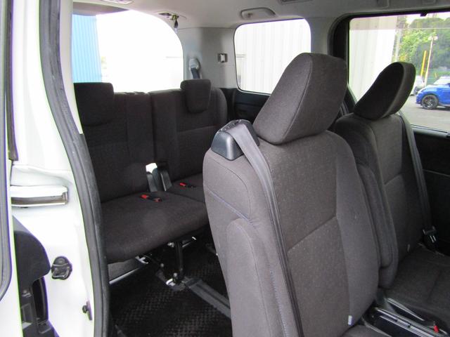 ノア ハイブリッドＧ　ユーザー買取車　パワスラ　フリップダウンモニター　Ｂｌｕｅｔｏｏｔｈ対応　純正ナビ　ＣＤ・ＤＶＤ　フルセグ視聴　モデリスタエアロ　シートヒーター　ビルトインＥＴＣ　社外ＡＷ　プッシュスタート　スマキー（52枚目）