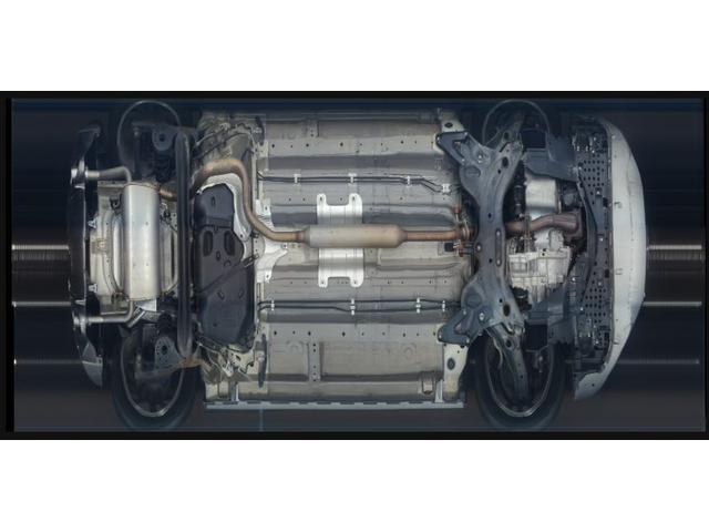 スイフトスポーツ ベースグレード ZC32最終型 6速 マニュアル車 エンケイ純正アルミホイール HIDヘッドライト ストラーダLS710一体型純正ナビ Bluetoothオーディオもちろん対応 ETC ドライブレコーダー(3枚目)