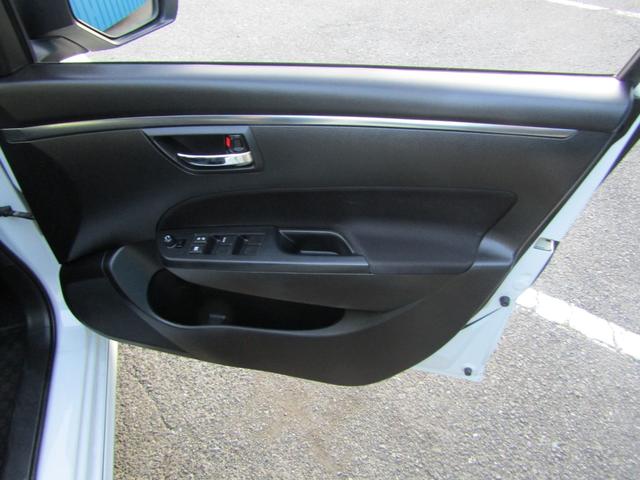 スイフトスポーツ ベースグレード 6速 マニュアル GReddyマフラー 社外エアロ モンスターアルミペダル バックカメラ ストラーダナビ Bluetooth対応 ビルトインETC HIDヘッドライト オートライト フルセグ視聴(27枚目)