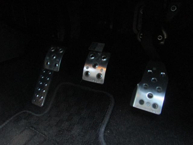 スイフトスポーツ ベースグレード 6速 マニュアル GReddyマフラー 社外エアロ モンスターアルミペダル バックカメラ ストラーダナビ Bluetooth対応 ビルトインETC HIDヘッドライト オートライト フルセグ視聴(49枚目)