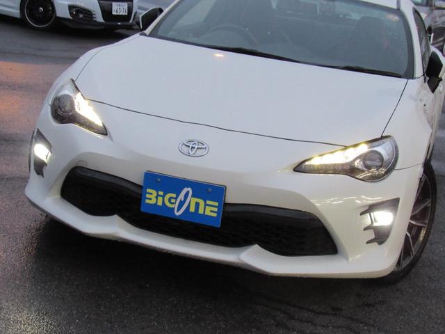 ８６ ＧＴリミテッド　後期型　６速　マニュアル車　ＨＫＳマフラー　純正アルミ　　純正ナビ　フルセグＴＶ　プッシュスタート　スマートキー（9枚目）