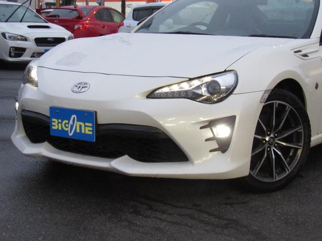 ８６ ＧＴリミテッド　後期型　６速　マニュアル車　ＨＫＳマフラー　純正アルミ　　純正ナビ　フルセグＴＶ　プッシュスタート　スマートキー（10枚目）