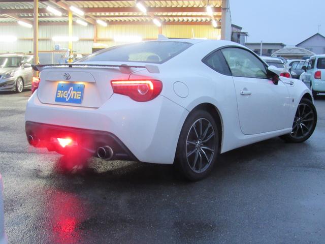 ８６ ＧＴリミテッド　後期型　６速　マニュアル車　ＨＫＳマフラー　純正アルミ　　純正ナビ　フルセグＴＶ　プッシュスタート　スマートキー（15枚目）