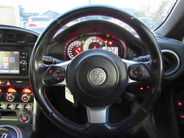 ８６ ＧＴリミテッド　後期型　６速　マニュアル車　ＨＫＳマフラー　純正アルミ　　純正ナビ　フルセグＴＶ　プッシュスタート　スマートキー（24枚目）