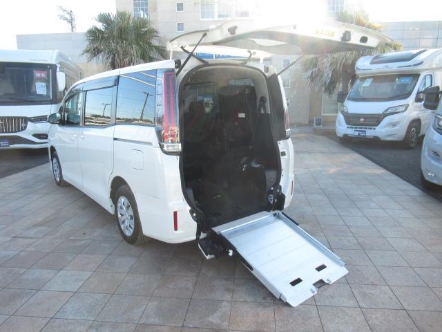 ノア Ｘ　福祉車輌　ウェルキャブ　タイプ２　車いす３列目固定　８人乗り　スロープ　イクリプスＳＤナビ　バックカメラ　フルセグ　片側電動スライドドア　衝突軽減ブレーキ（31枚目）
