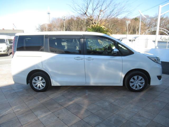 ノア Ｘ　福祉車輌　ウェルキャブ　タイプ２　車いす３列目固定　８人乗り　スロープ　イクリプスＳＤナビ　バックカメラ　フルセグ　片側電動スライドドア　衝突軽減ブレーキ（43枚目）