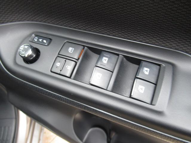 ヴォクシー Ｘ　福祉車両　ウェルキャブ　スロープ　タイプ２　クラリオンＳＤナビ　バックカメラ　後退防止ベルト　車いす電動固定装置　リア車高降下装置　片側電動スライドドア　トヨタセーフティセンス（23枚目）