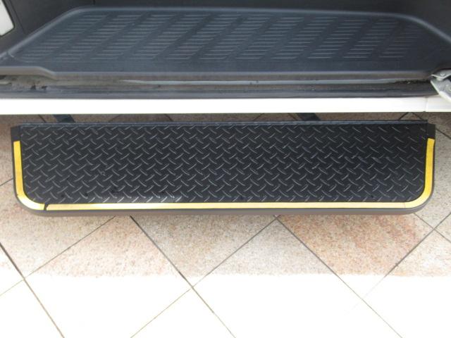 ハイエースバン 　福祉車両　ウェルキャブ　Ｂタイプ　車いす２基固定　１０人乗り　純正メモリーナビ　バックカメラ　前後ドライブレコーダー　純正イモビライザー　コーナーセンサー　スイングアームリフト（24枚目）