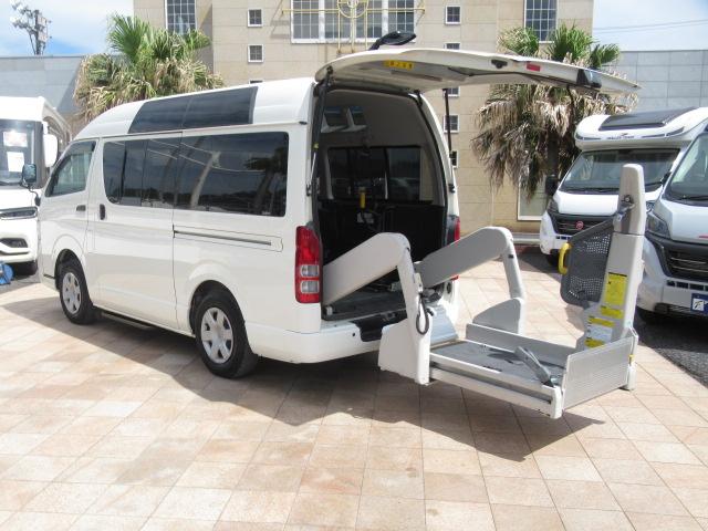 ハイエースバン 　福祉車両　ウェルキャブ　Ｂタイプ　車いす２基固定　１０人乗り　純正メモリーナビ　バックカメラ　前後ドライブレコーダー　純正イモビライザー　コーナーセンサー　スイングアームリフト（30枚目）