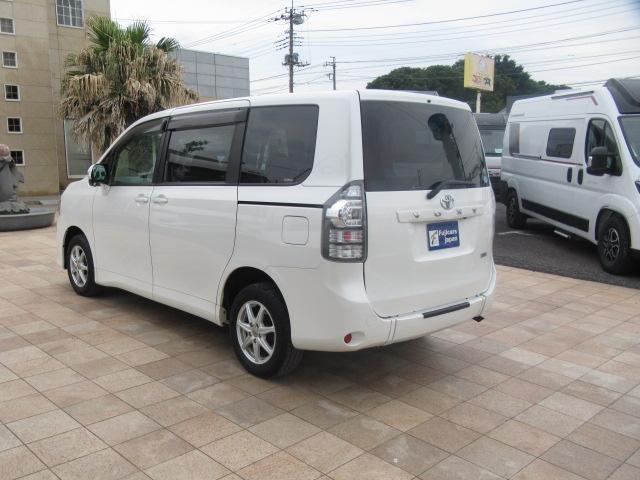 ヴォクシー Ｘ　Ｌエディション　福祉車両　ウェルキャブ　タイプ１　スロープ　４ＷＤ　事業用　サードシート無し　５人乗り　純正ＳＤナビ　バックカメラ　ＥＴＣ　片側電動スライドドア（41枚目）