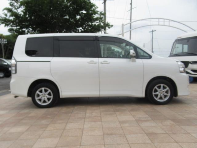 ヴォクシー Ｘ　Ｌエディション　福祉車両　ウェルキャブ　タイプ１　スロープ　４ＷＤ　事業用　サードシート無し　５人乗り　純正ＳＤナビ　バックカメラ　ＥＴＣ　片側電動スライドドア（43枚目）