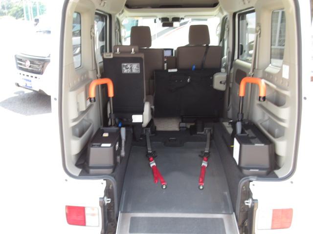 ＮＶ１００クリッパーリオ 　福祉車両　チェアキャブ　スロープタイプ　電動ウインチ　車いす手動固定ベルト　両側電動スライドドア　純正ナビ　バックカメラ　フルセグ　スマートキー　ナビ連動ドラレコ　セキュリティーアラーム（2枚目）