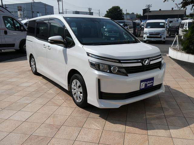 ヴォクシー Ｘ　福祉車両　４ＷＤ　ウェルキャブ　スロープ　タイプ１　リア車高降下装置　後退防止ベルト　車いす電動固定装置　両側電動スライドドア　ＥＴＣ　衝突軽減ブレーキ　セーフティーセンス（38枚目）