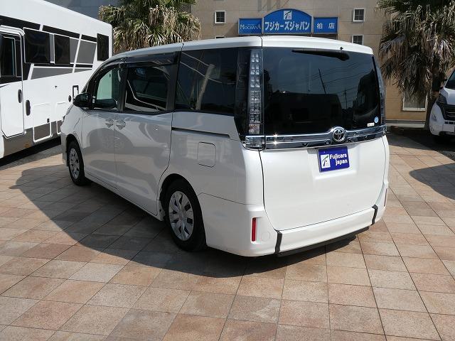 ヴォクシー Ｘ　福祉車両　４ＷＤ　ウェルキャブ　スロープ　タイプ１　リア車高降下装置　後退防止ベルト　車いす電動固定装置　両側電動スライドドア　ＥＴＣ　衝突軽減ブレーキ　セーフティーセンス（41枚目）