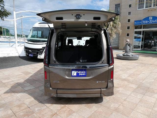 セレナ ｅ－パワー　ハイウェイスターＶ　福祉車両　スロープ　車いす１名セカンド仕様　７人乗り　プロパイロット　車いす２列目固定　電動ウインチ　車いす電動固定装置　リア車高降下装置　ＥＴＣ２．０　前後ドライブレコーダー　両側オートスライドドア（12枚目）