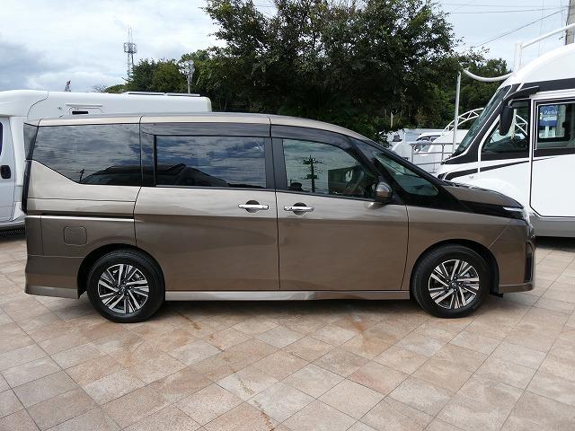 セレナ ｅ－パワー　ハイウェイスターＶ　福祉車両　スロープ　車いす１名セカンド仕様　７人乗り　プロパイロット　車いす２列目固定　電動ウインチ　車いす電動固定装置　リア車高降下装置　ＥＴＣ２．０　前後ドライブレコーダー　両側オートスライドドア（48枚目）