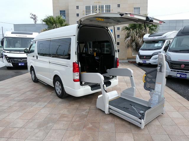 レジアスエースバン 　福祉車両　ウェルキャブ　Ｂタイプ　リアリフト　車いす電動固定装置　電動サイドステップ　車いす２基固定　１０人乗り　バックカメラ　スライドドアイージークローザー（34枚目）