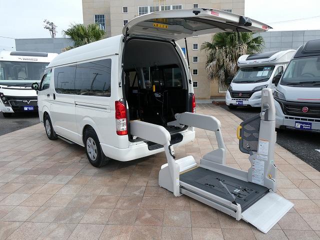 レジアスエースバン 　福祉車両　ウェルキャブ　Ｂタイプ　リアリフト　車いす電動固定装置　電動サイドステップ　車いす２基固定　１０人乗り　バックカメラ　スライドドアイージークローザー（35枚目）