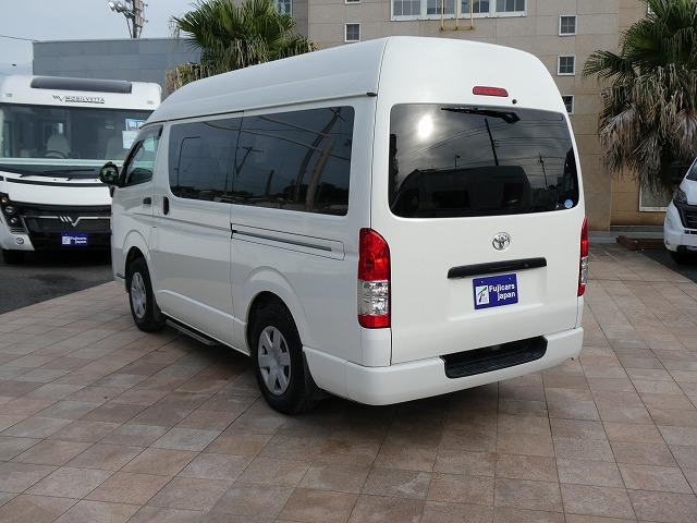 レジアスエースバン 　福祉車両　ウェルキャブ　Ｂタイプ　リアリフト　車いす電動固定装置　電動サイドステップ　車いす２基固定　１０人乗り　バックカメラ　スライドドアイージークローザー（42枚目）