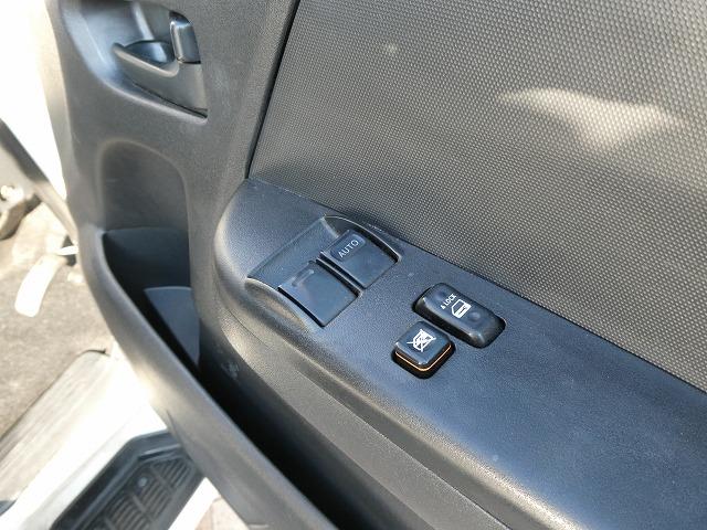 レジアスエースバン  福祉車両 ウェルキャブ Aタイプ 車いす2基固定 リアリフト 車いす2基固定 ストレッチャー固定装置 純正ストレッチャー付き(22枚目)