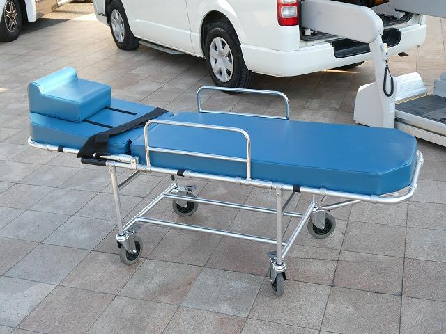 レジアスエースバン  福祉車両 ウェルキャブ Aタイプ 車いす2基固定 リアリフト 車いす2基固定 ストレッチャー固定装置 純正ストレッチャー付き(28枚目)