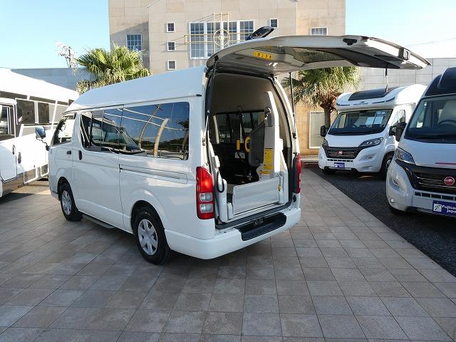 レジアスエースバン  福祉車両 ウェルキャブ Aタイプ 車いす2基固定 リアリフト 車いす2基固定 ストレッチャー固定装置 純正ストレッチャー付き(31枚目)