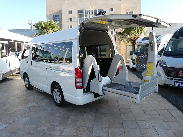 レジアスエースバン  福祉車両 ウェルキャブ Aタイプ 車いす2基固定 リアリフト 車いす2基固定 ストレッチャー固定装置 純正ストレッチャー付き(33枚目)