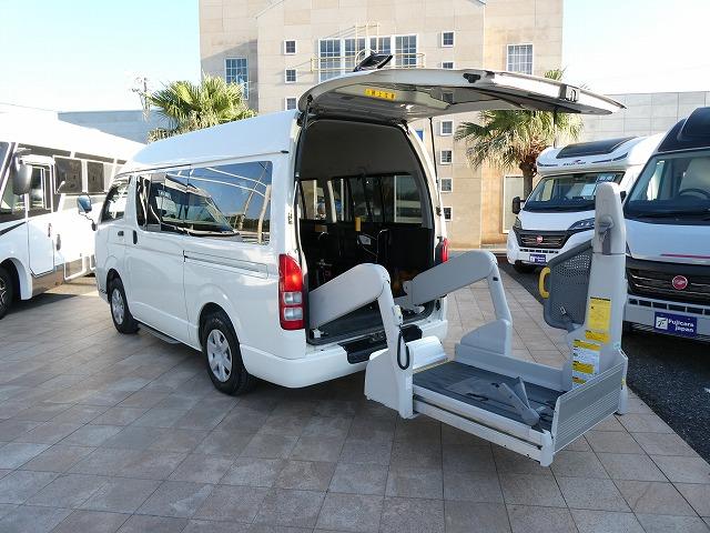 レジアスエースバン  福祉車両 ウェルキャブ Aタイプ 車いす2基固定 リアリフト 車いす2基固定 ストレッチャー固定装置 純正ストレッチャー付き(35枚目)