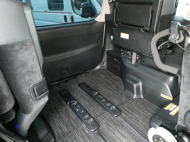 ヴェルファイアハイブリッド ＺＲ　福祉車両　ウェルキャブ　脱着式サイドリフトアップシート　両側電動スライドドア　ＥＴＣ　前後ドライブレコーダー　前後コーナーセンサー　運転席電動シート　助手席電動シート（11枚目）